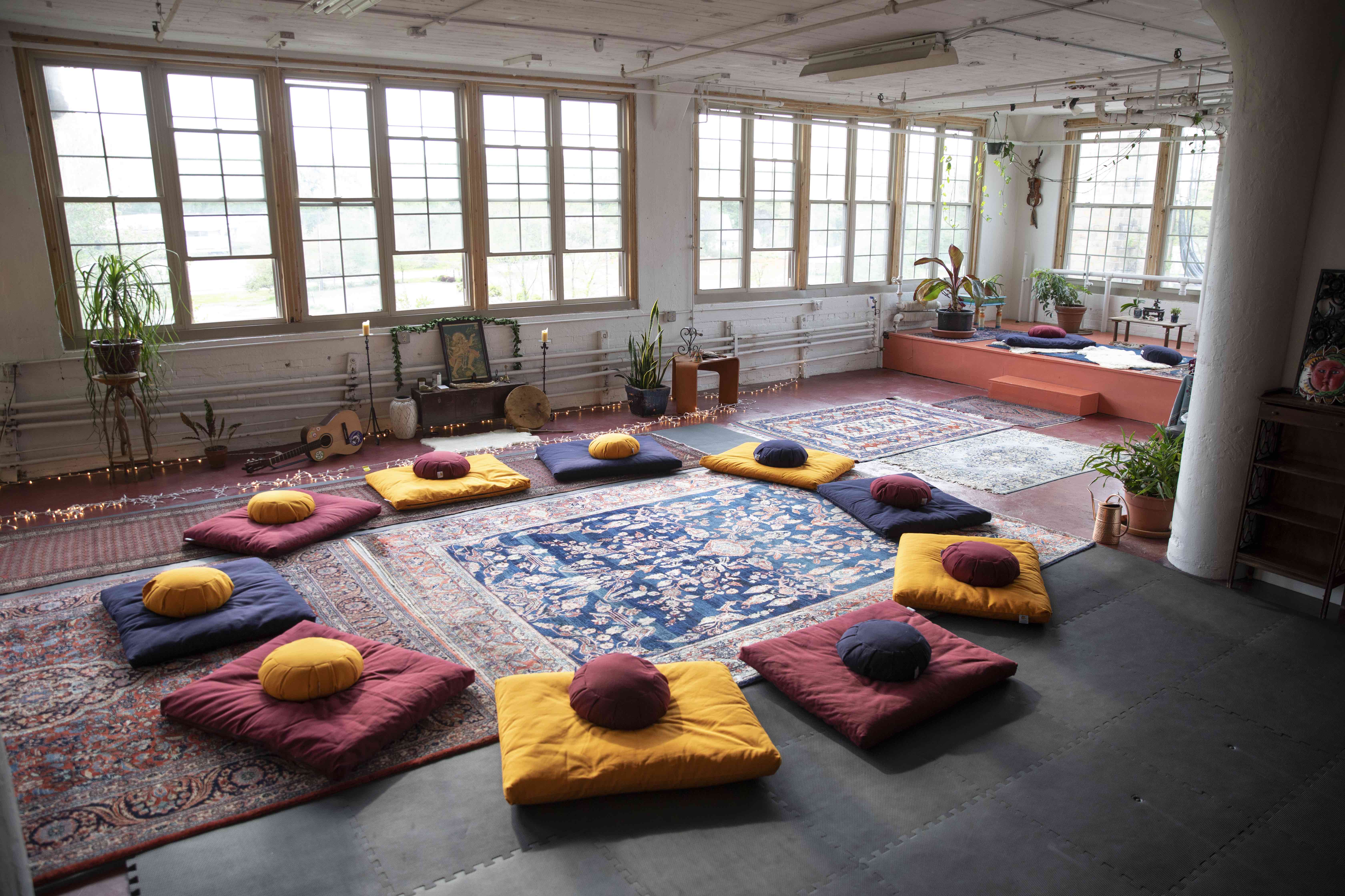 Ht%20cushion%20circle%20copy