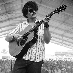 IxiP4pCvtUOoJZ7SaT3FqQ.large